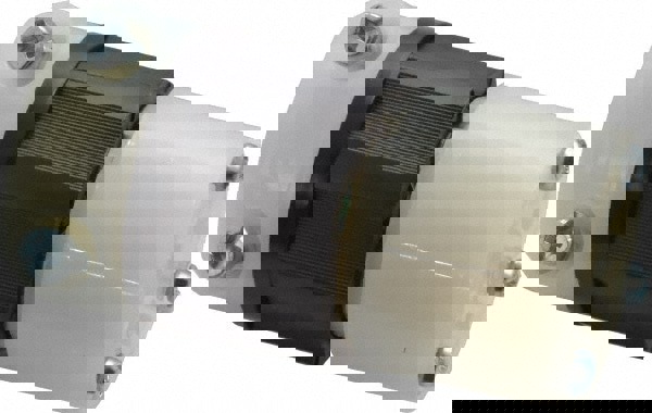 Straight Blade Connector: Industrial, 5-20R, 125VAC, Black & White